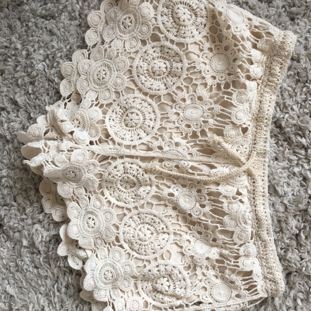 Love tree size M crotchet shorts